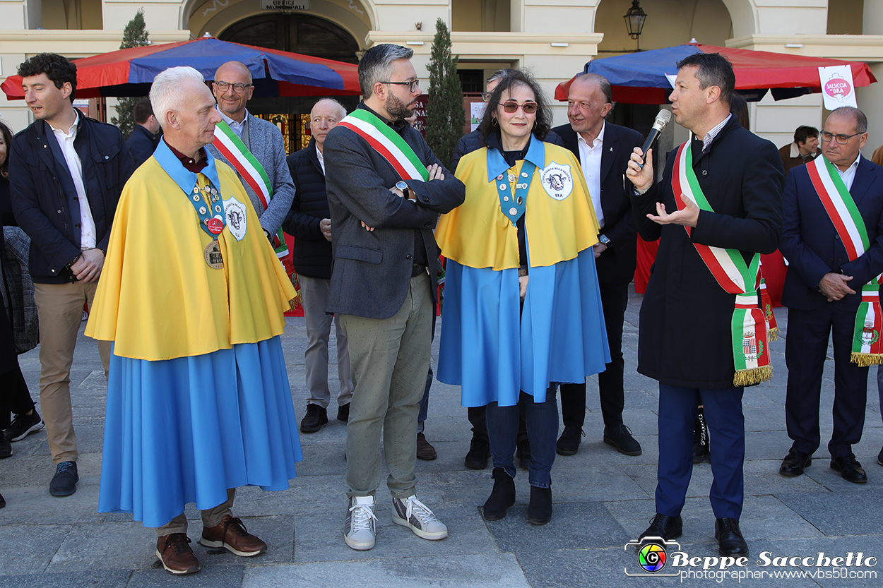 VBS_6801 - Fiera Storica di San Giuseppe 2024 - Alla Corte del Vino Barbera...la Salsiccia di Bra.jpg